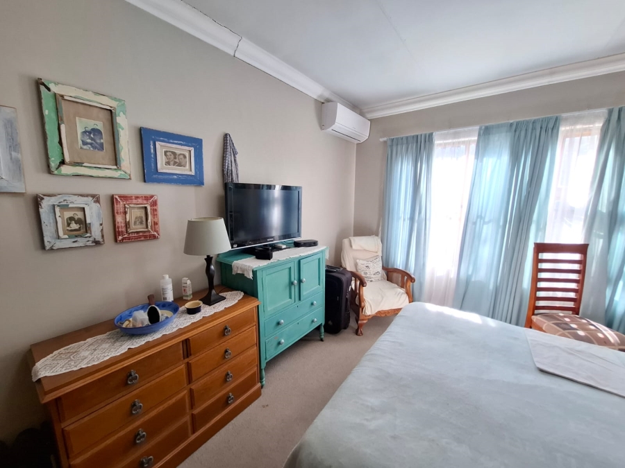 3 Bedroom Property for Sale in Langenhovenpark Free State